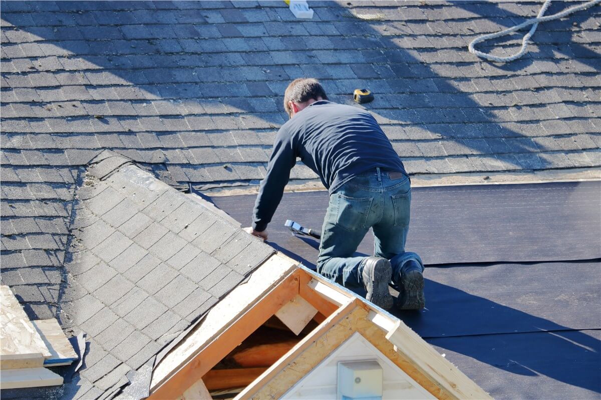 roofer,laying,felt, CTI Roofing