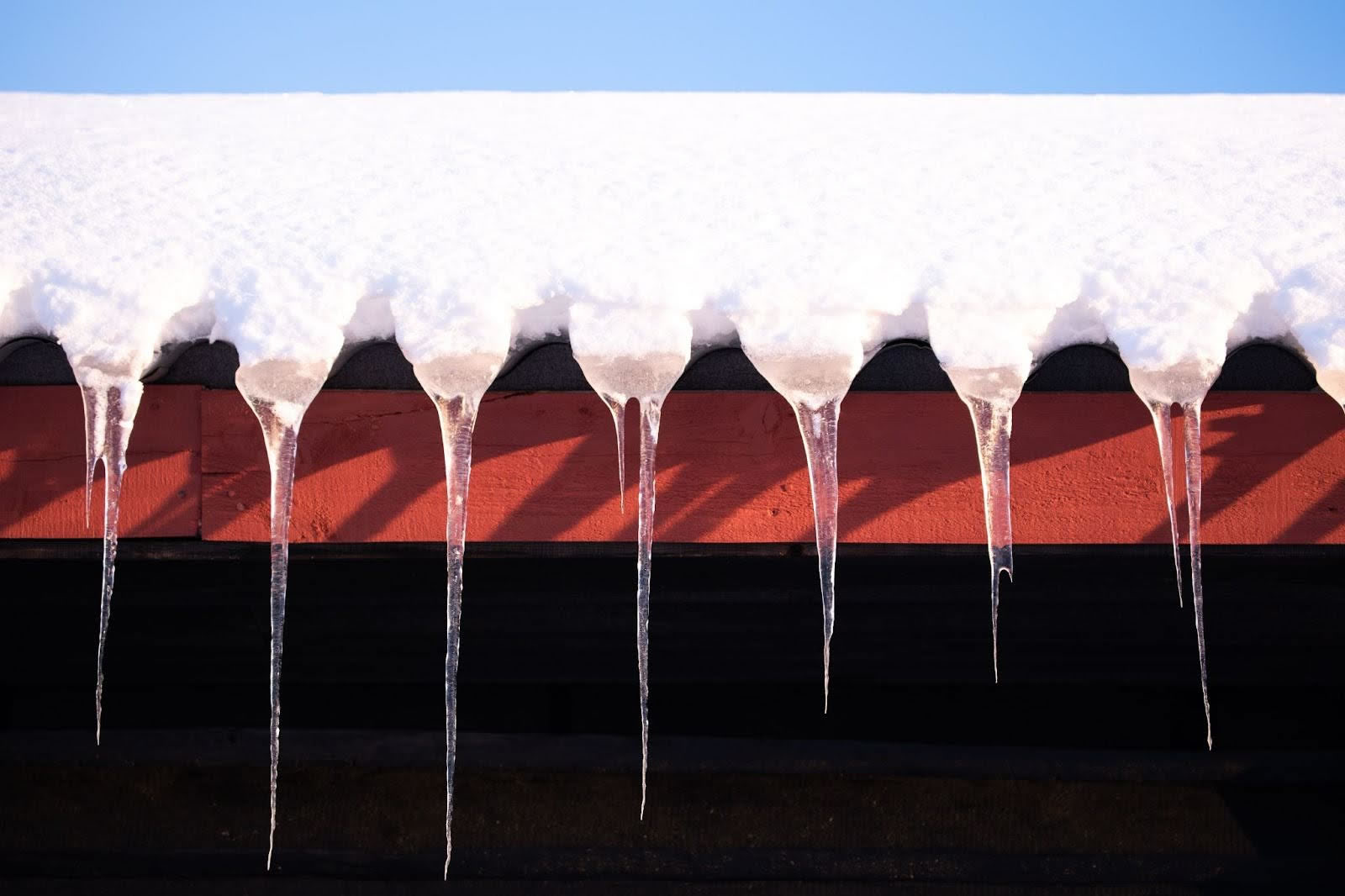 The Connection Between Freeze–Thaw Cycles and Ice Dams